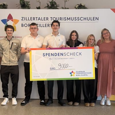 Bild Spendenübergabe ©-Zillertaler Tourismusschulen