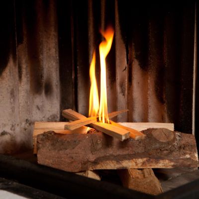 Holzstapel brennend c Energie Tirol